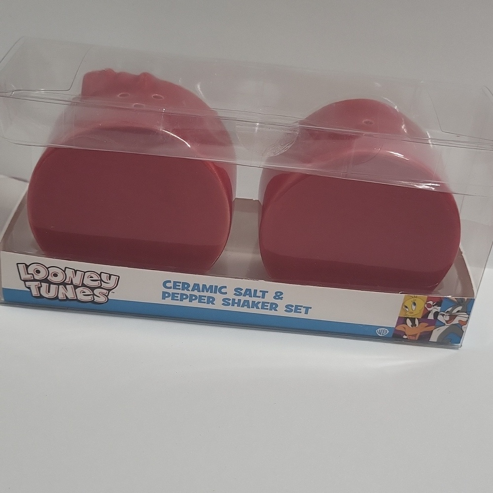 Looney Tunes Red Ceramic Salt & Pepper Shaker Set - Picture 4 of 5